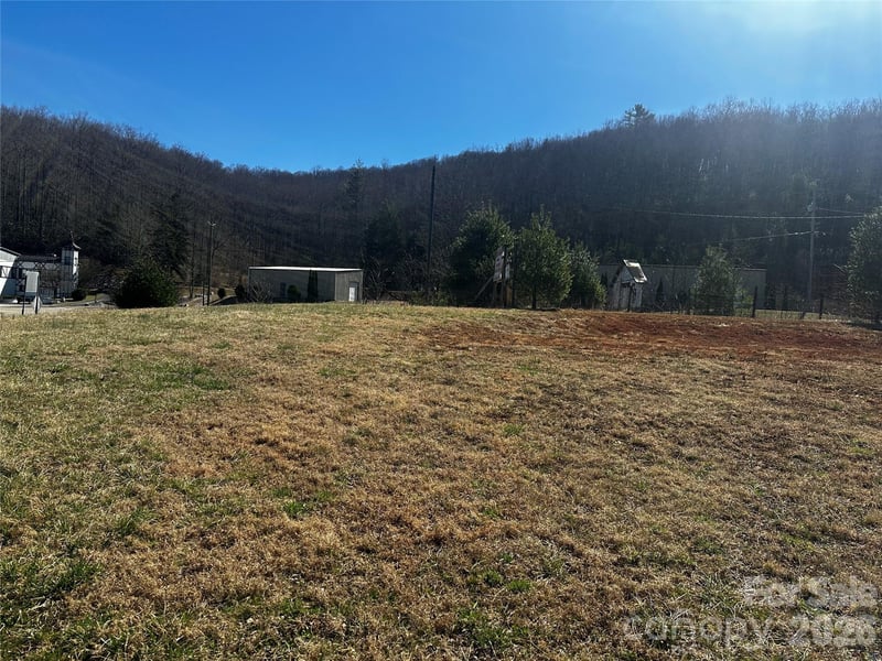 400 Old Dale Road, Spruce Pine, NC -  - $249,000