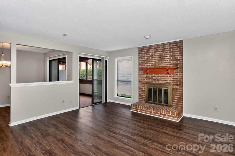 7302 Winery Lane, Charlotte, NC - 2 beds, 2 baths, 1,055 sqft - $196,000