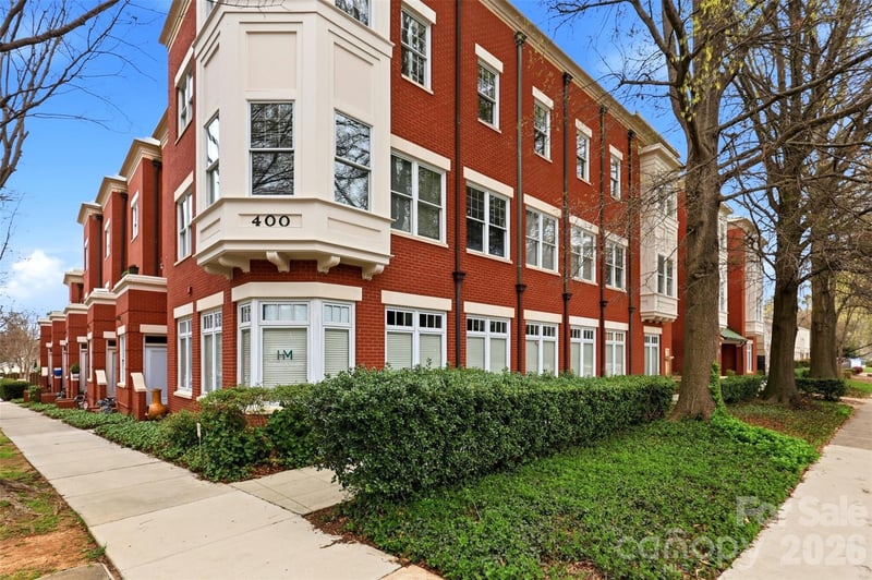 400 Clarice 165, Charlotte, NC - 2 beds, 3 baths, 1,152 sqft - $365,000