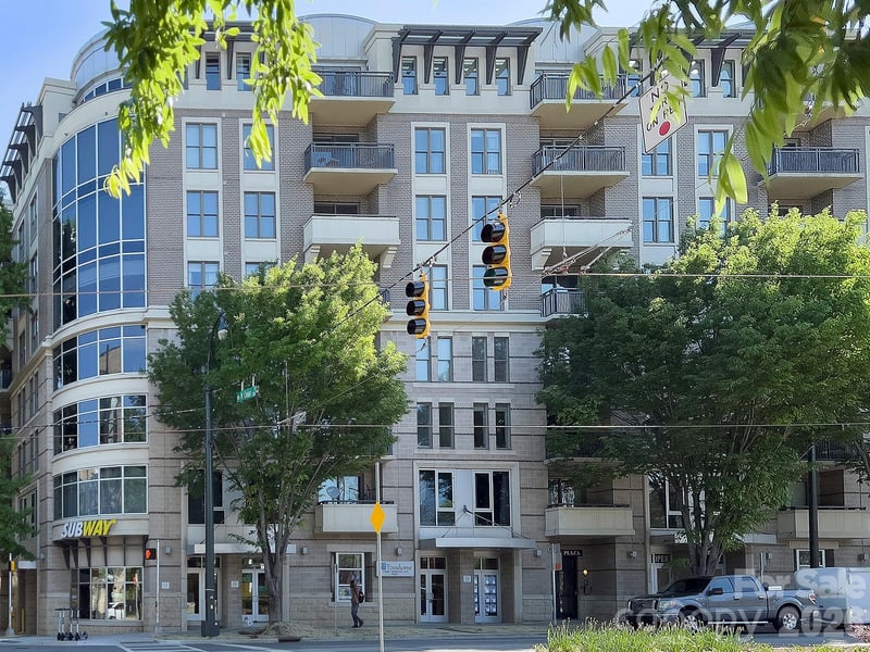 718 W Trade Street Apt 604, Charlotte, NC - 2 beds, 1 bath, 842 sqft - $315,000
