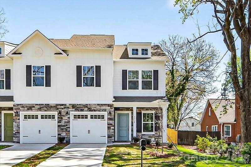 2028 Mandarin Boulevard, Charlotte, NC - 3 beds, 2.5 baths, 1,634 sqft - $439,000