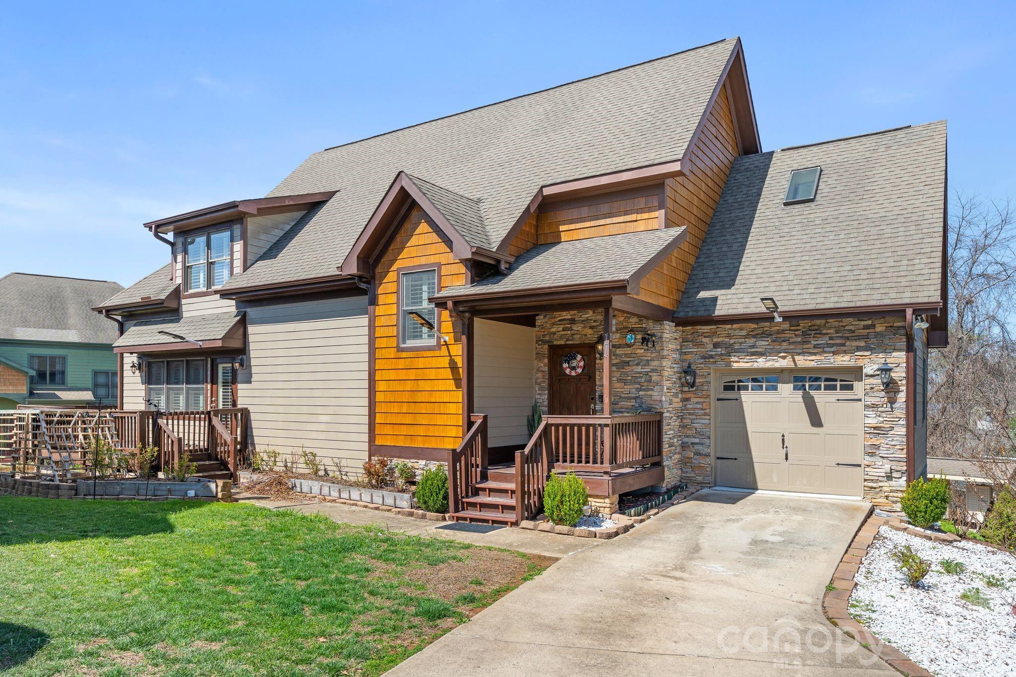 11 Trevors Trail, Asheville, NC — property listing photo
