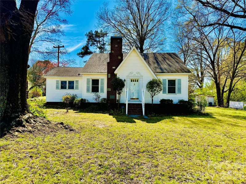 1005 Main, Oakboro, NC - 4 beds, 2 baths, 2,033 sqft - $325,000