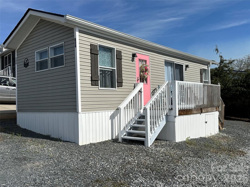 166 Eagle, New London, NC - 1 bed, 1 bath, 396 sqft - $129,000