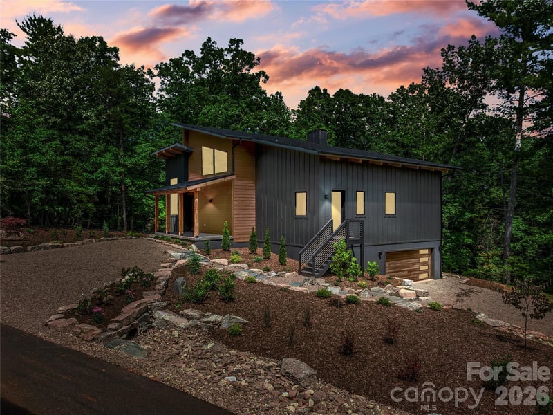 1180 West Lake Road, Marion, NC - 3 beds, 3 baths, 3,034 sqft - $900,000