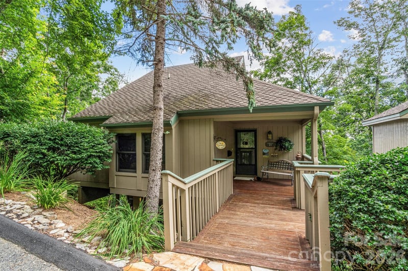 21 Ivy Ridge Road, Burnsville, NC - 4 beds, 4 baths, 2,120 sqft - $815,000