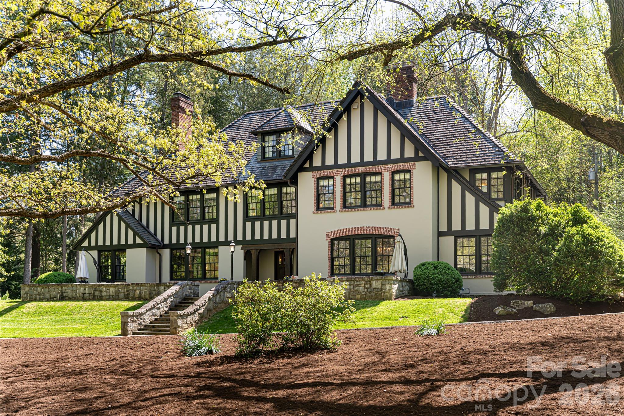 30 Cedarcliff Road, Asheville, NC. property listing photo