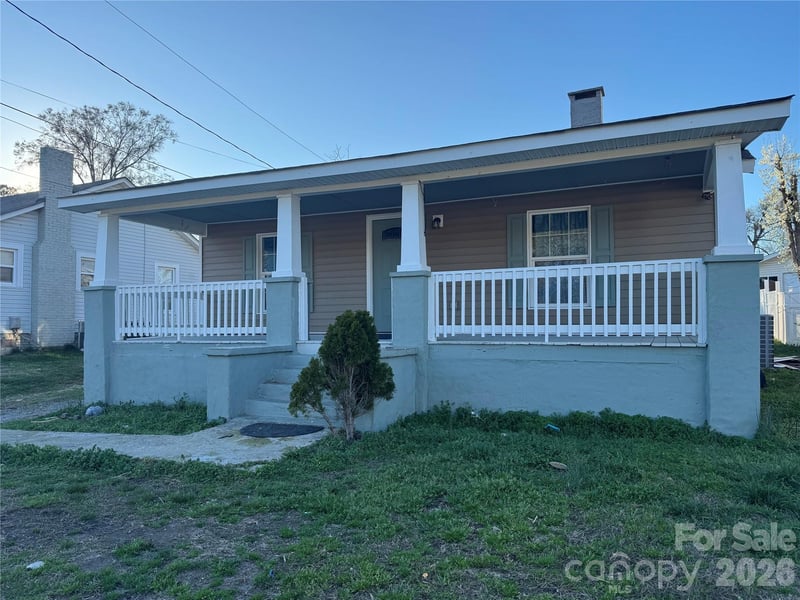 616 Barlow Avenue, Kannapolis, NC - 4 beds, 2 baths, 1,400 sqft - $285,000