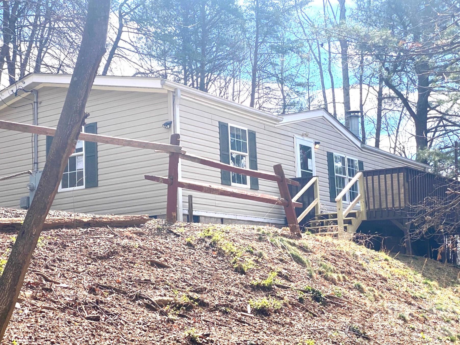 16 Molly Lane, Candler, NC. property listing photo