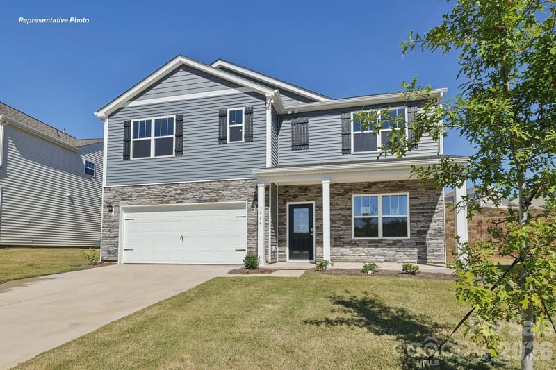 584 17th Avenue Drive NE, Hickory, NC - 5 beds, 3 baths, 2,511 sqft - $379,000