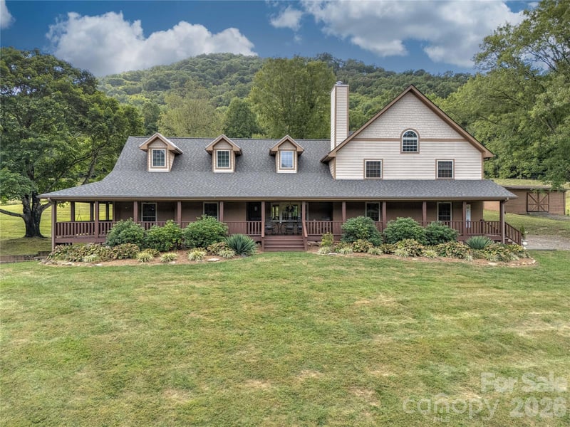 97 Circle E Ranch Road, Burnsville, NC - 5 beds, 3.5 baths, 4,270 sqft - $925,000