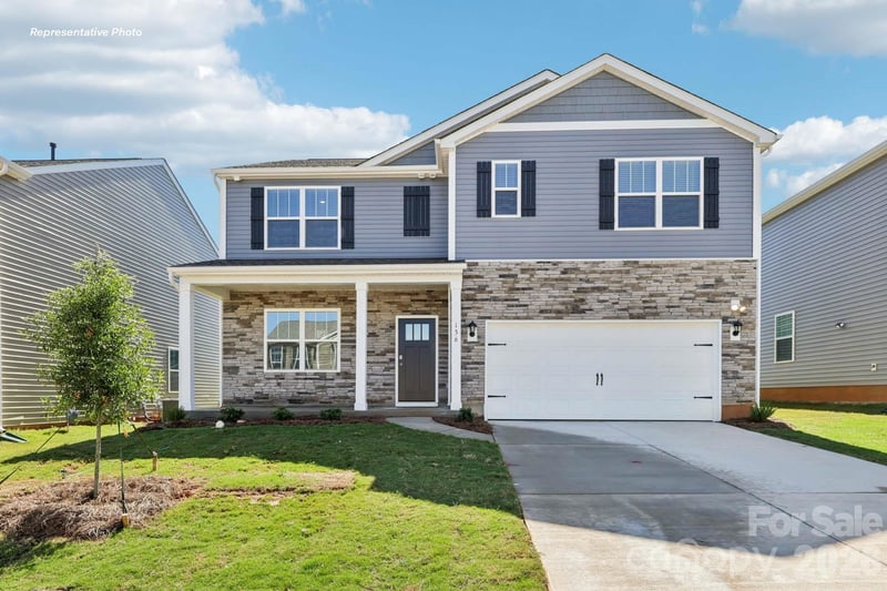 484 Dazzle Loop, Newton, NC - 5 beds, 3 baths, 2,511 sqft - $330,000