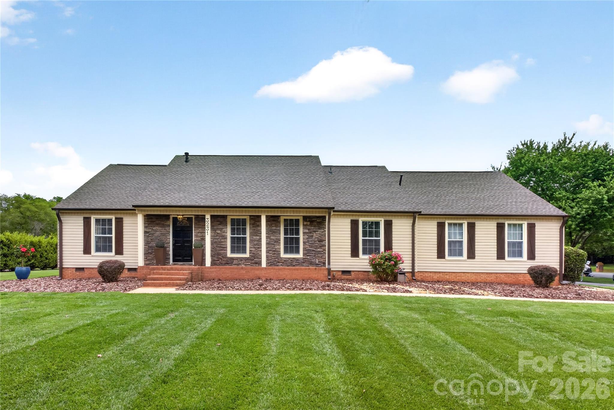 3231 Windrow, Matthews, NC — property listing photo 1