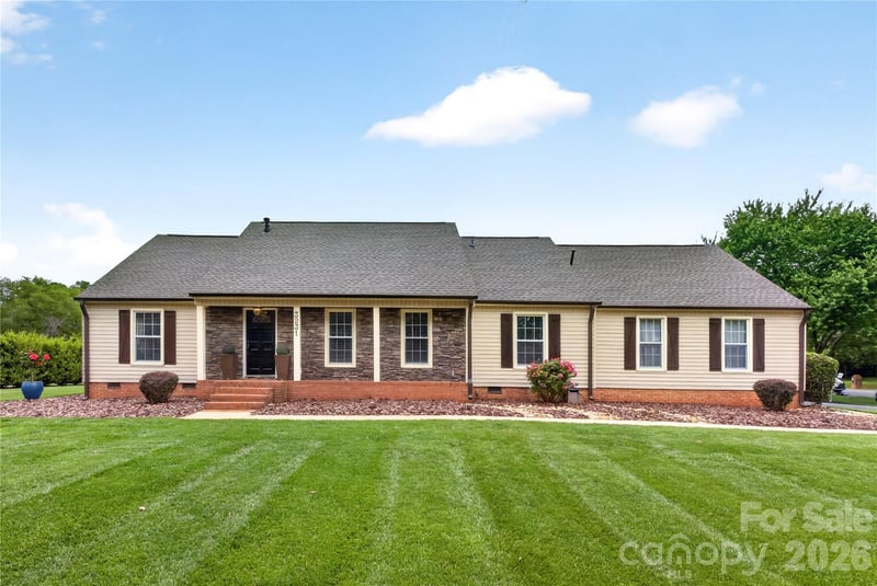 3231 Windrow, Matthews, NC - 3 beds, 3 baths, 2,143 sqft - $667,888