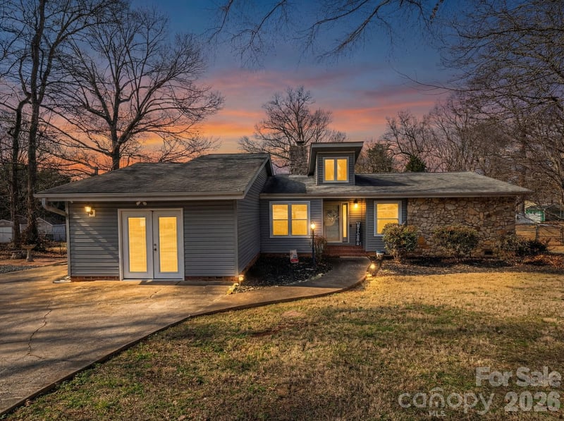 3005 Irish, Newton, NC - 2 beds, 2 baths, 1,713 sqft - $310,000