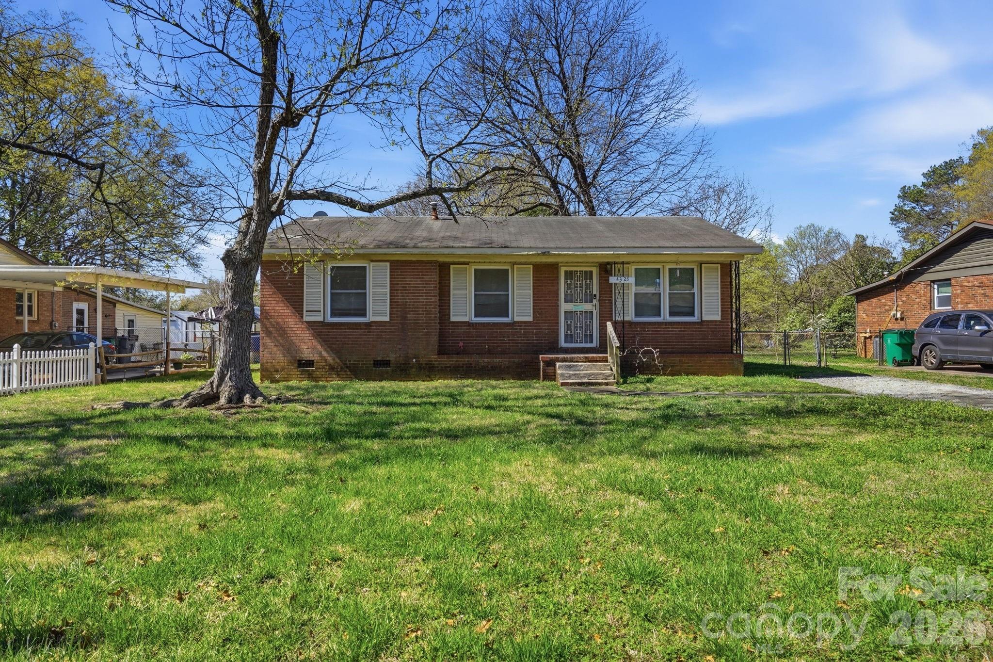 4325 Knollcrest Drive, Charlotte, NC. property listing photo