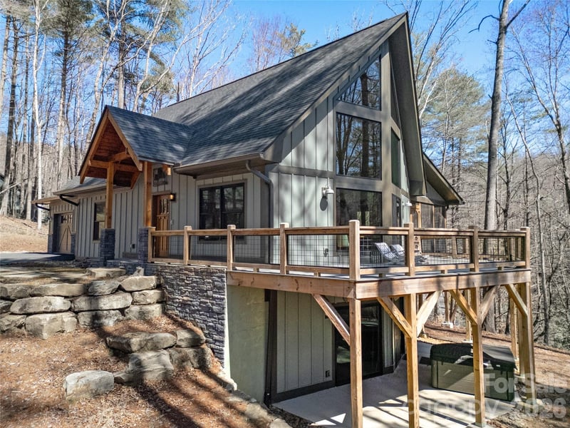 70 Unvdatlvi Court, Brevard, NC - 3 beds, 3 baths, 2,155 sqft - $850,000
