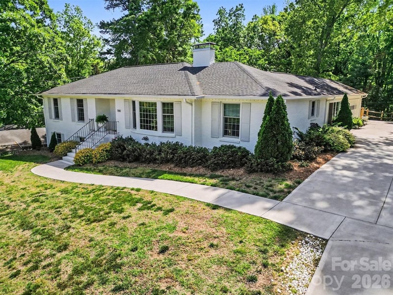 7010 Terrace, Charlotte, NC - 5 beds, 3 baths, 3,318 sqft - $1,290,000