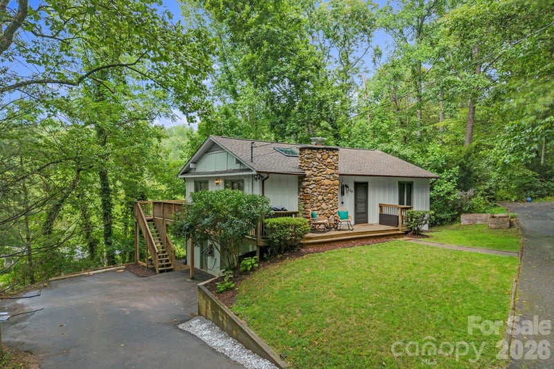 39 Spooks Branch Extension, Asheville, NC - 3 beds, 2.5 baths, 1,567 sqft - $614,000