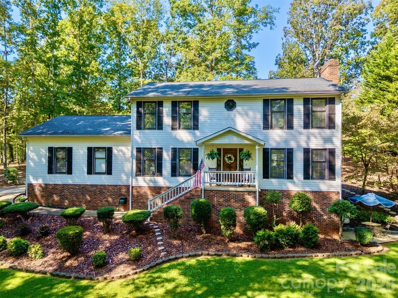 379 Moss, Rutherfordton, NC - 3 beds, 4 baths, 2,595 sqft - $419,000