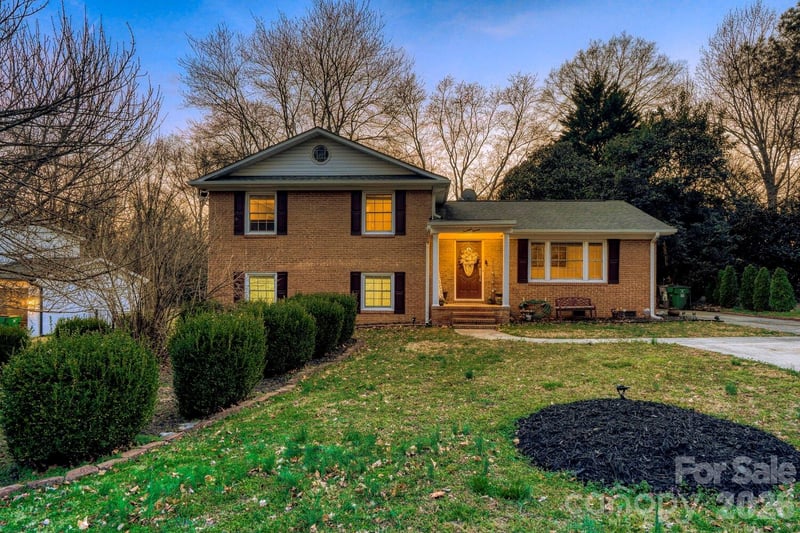 1315 Shady Bluff Drive, Charlotte, NC - 4 beds, 2.5 baths, 1,976 sqft - $600,000