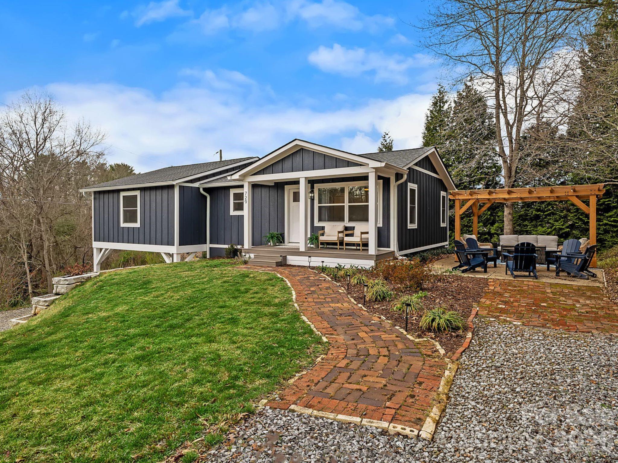 729 Poodle, Asheville, NC. property listing photo