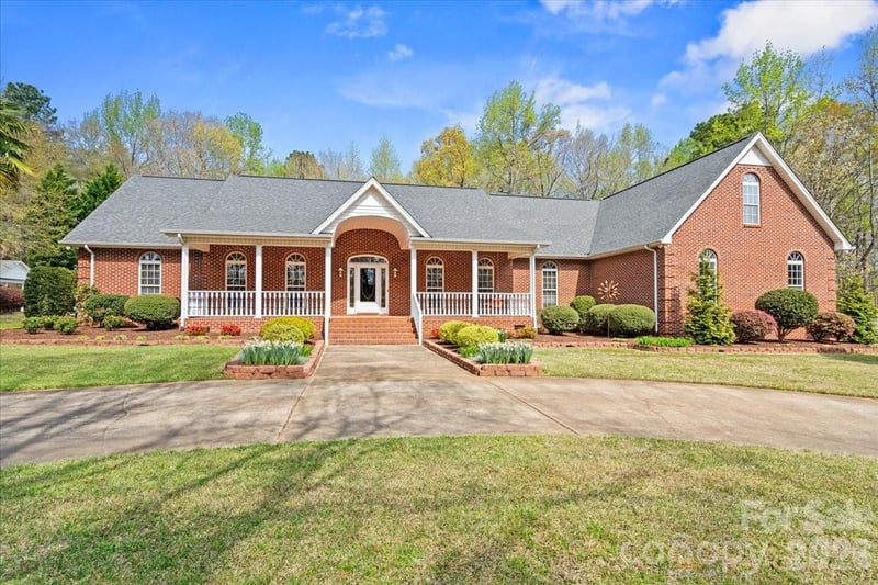 299 Fairway Lane, Pageland, SC - 5 beds, 3.5 baths, 4,121 sqft - $865,000