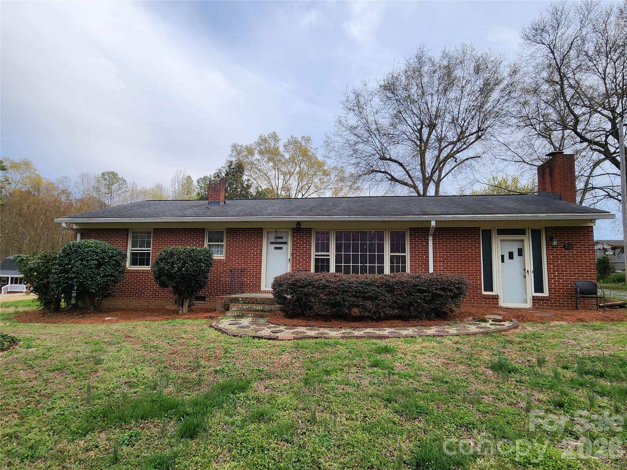 217 Saint John Street, Dallas, NC — property listing photo
