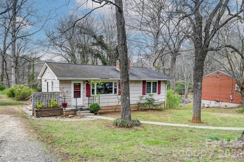297 White Pine Drive, Asheville, NC - 4 beds, 2 baths, 1,954 sqft - $449,000