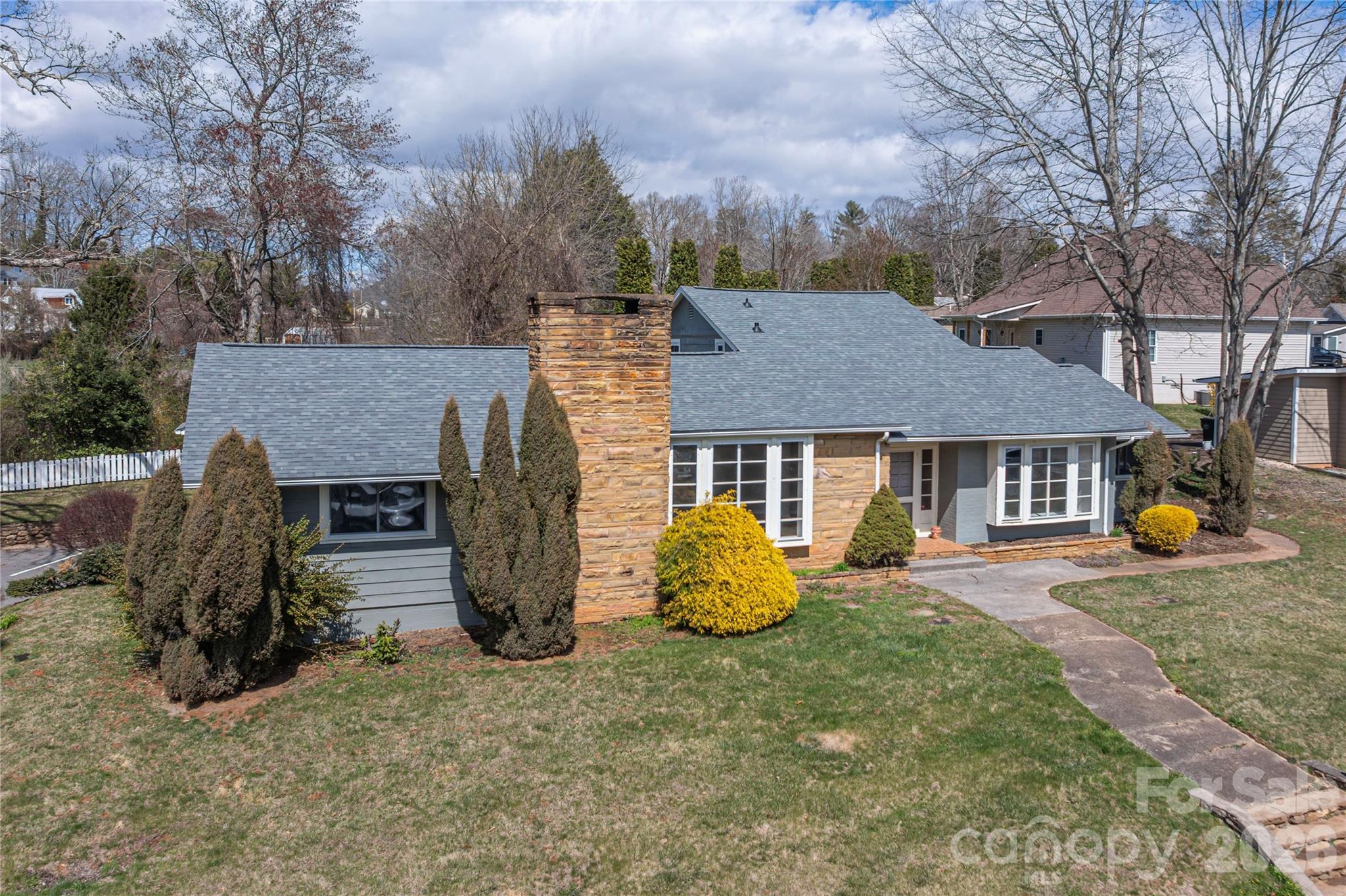 1159 N Main Street, Waynesville, NC. property listing photo