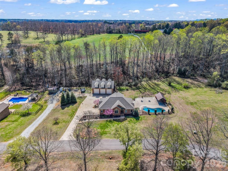 148 Fairway Drive, Forest City, NC - 3 beds, 3.5 baths, 2,623 sqft - $739,999