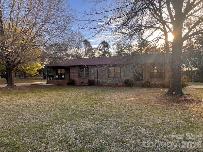 300 Taylor Road, Stanley, NC - 11 beds, 4,748 sqft - $698,500
