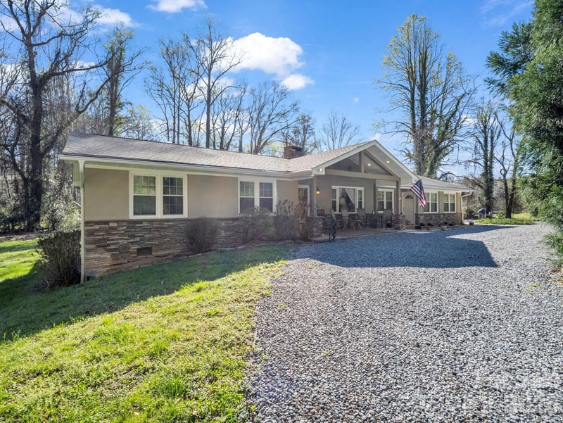 260 Warrior, Tryon, NC - 3 beds, 2 baths, 1,857 sqft - $496,500