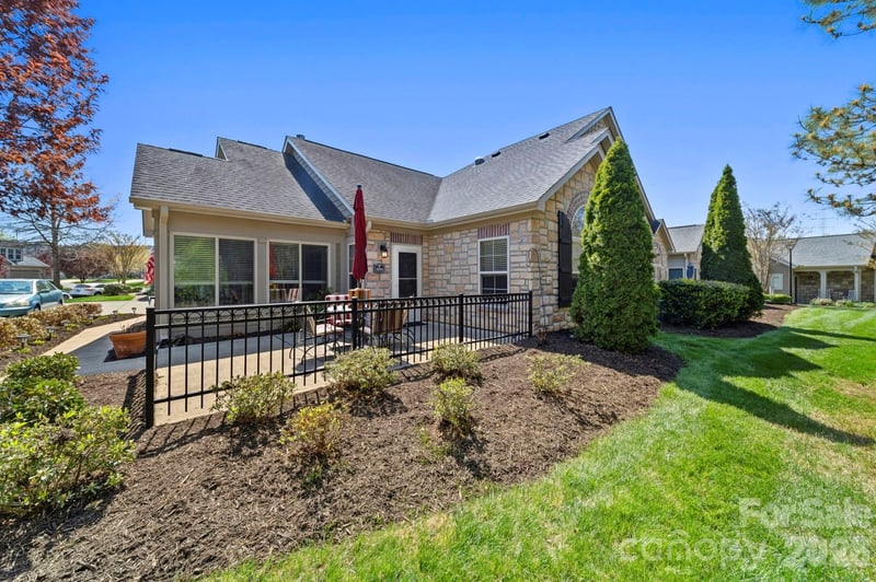 5224 Polo Gate, Charlotte, NC - 2 beds, 2 baths, 1,718 sqft - $409,999