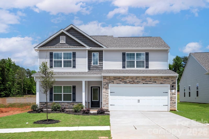 6611 Fairford Drive, Charlotte, NC - 4 beds, 2.5 baths, 2,218 sqft - $469,900