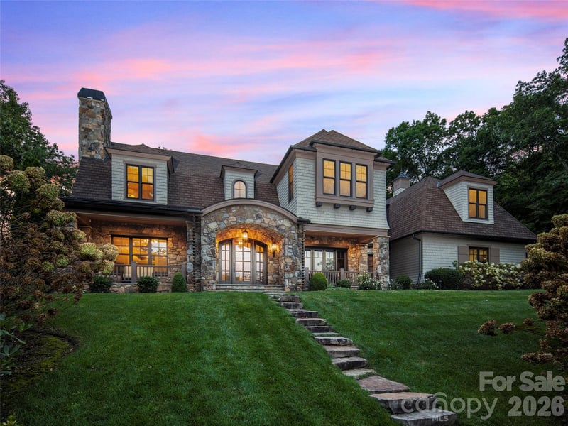 1946 White Tree Trail, Arden, NC - 4 beds, 4.5 baths, 5,855 sqft - $4,145,000