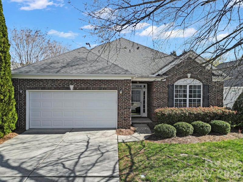 901 Platinum, Fort Mill, SC - 3 beds, 2 baths, 2,609 sqft - $425,000