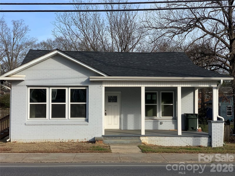 1020 Concord Avenue, Monroe, NC - 4 beds, 2 baths, 1,690 sqft - $340,000