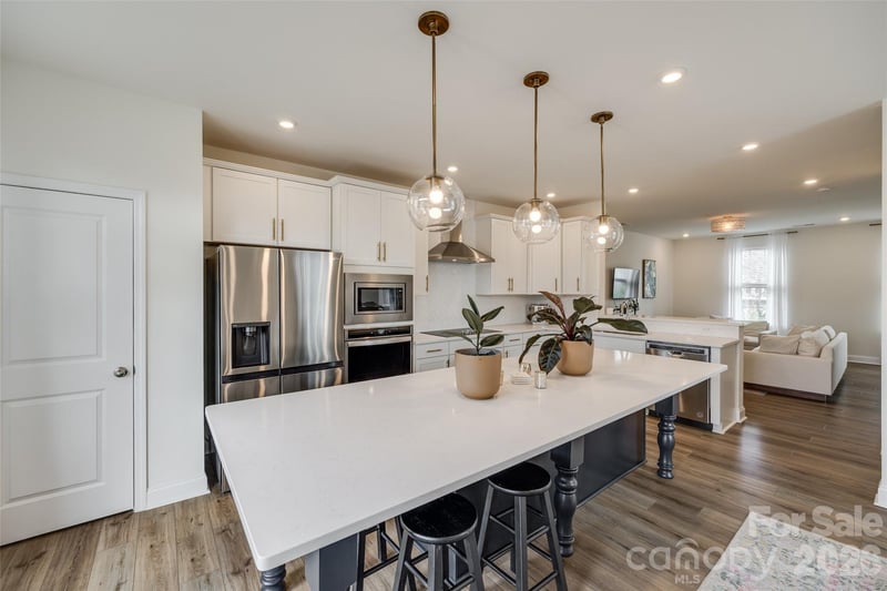 400 Simeon Drive, Charlotte, NC - 4 beds, 3.5 baths, 2,024 sqft - $425,000
