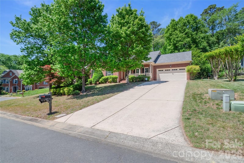 10713 Ridge Acres Road, Charlotte, NC - 3 beds, 2.5 baths, 1,953 sqft - $426,900