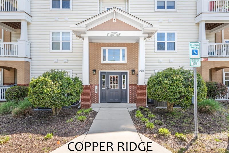 16439 Golden River Lane, Charlotte, NC - 3 beds, 2 baths, 1,334 sqft - $244,800