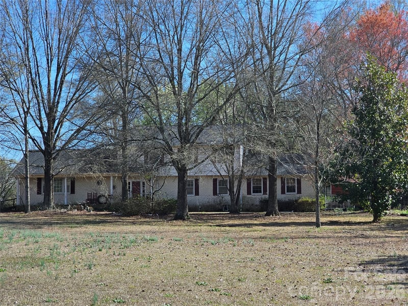 979 Suttle Road, Lancaster, SC - 4 beds, 3 baths, 4,139 sqft - $440,000