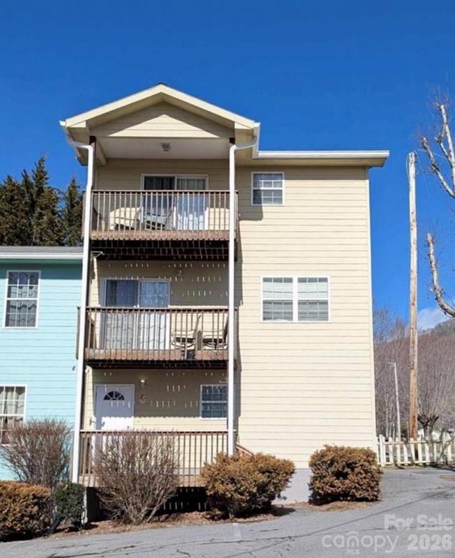 145 Lincoln Park Road J, Burnsville, NC. property listing photo
