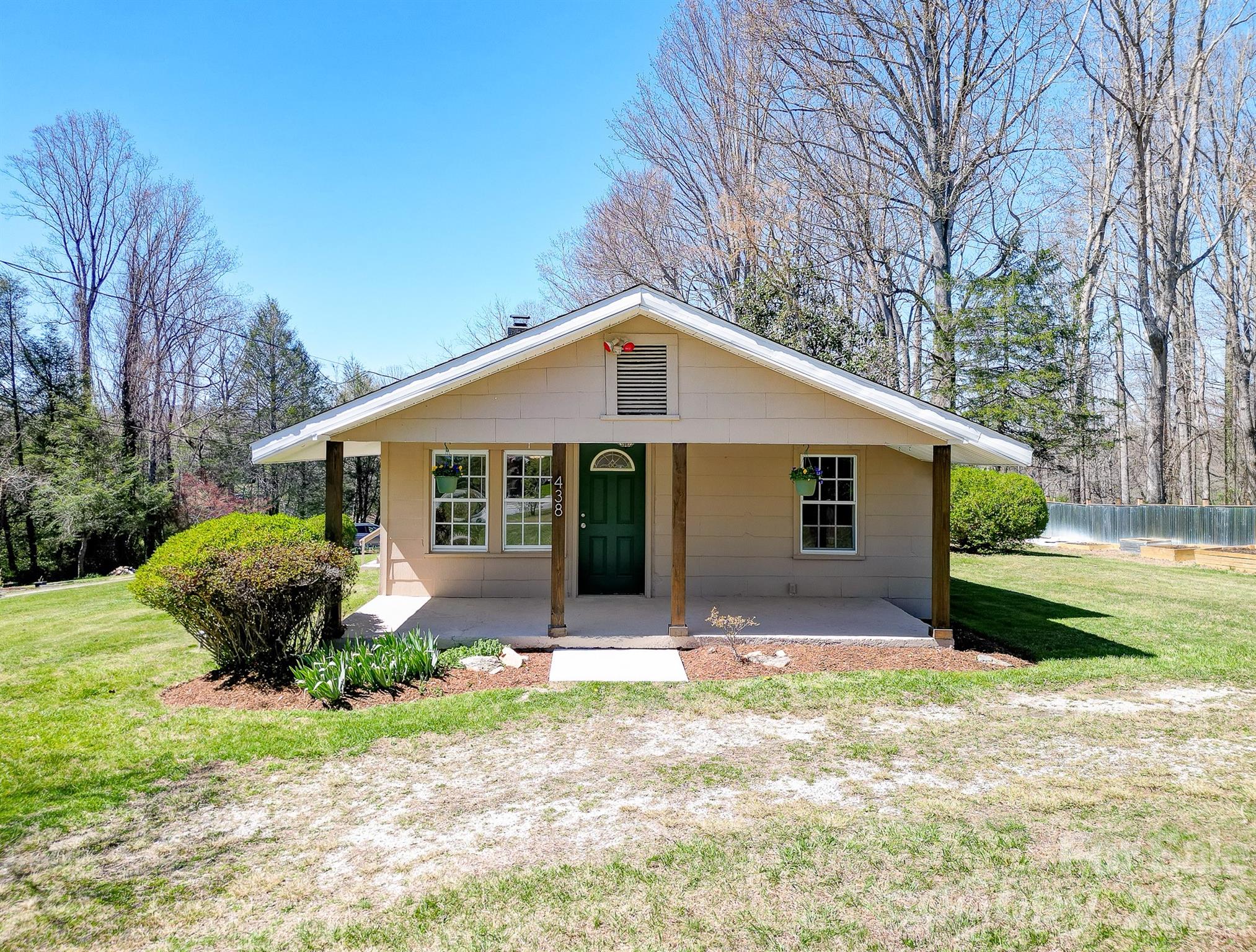 438 Loop Road, Hendersonville, NC. property listing photo