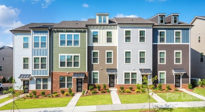 2635 W Trade Street Greer, Charlotte, NC - 2 beds, 2.5 baths, 1,356 sqft - $2,276