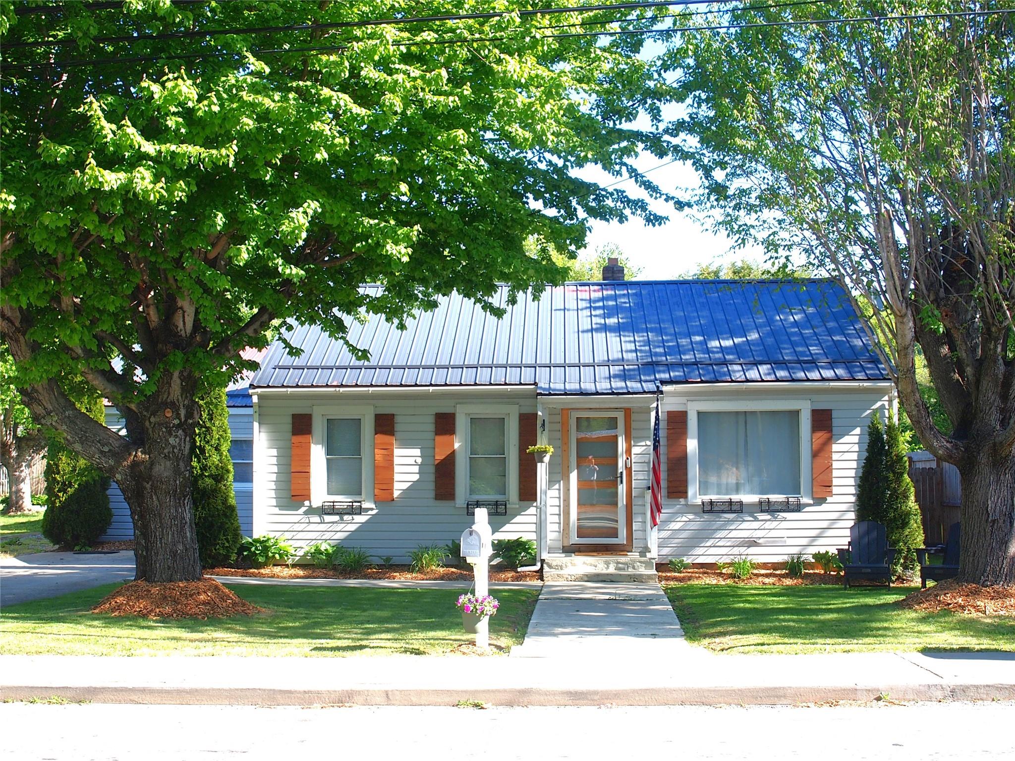 316 Hazelwood Avenue, Waynesville, NC. property listing photo