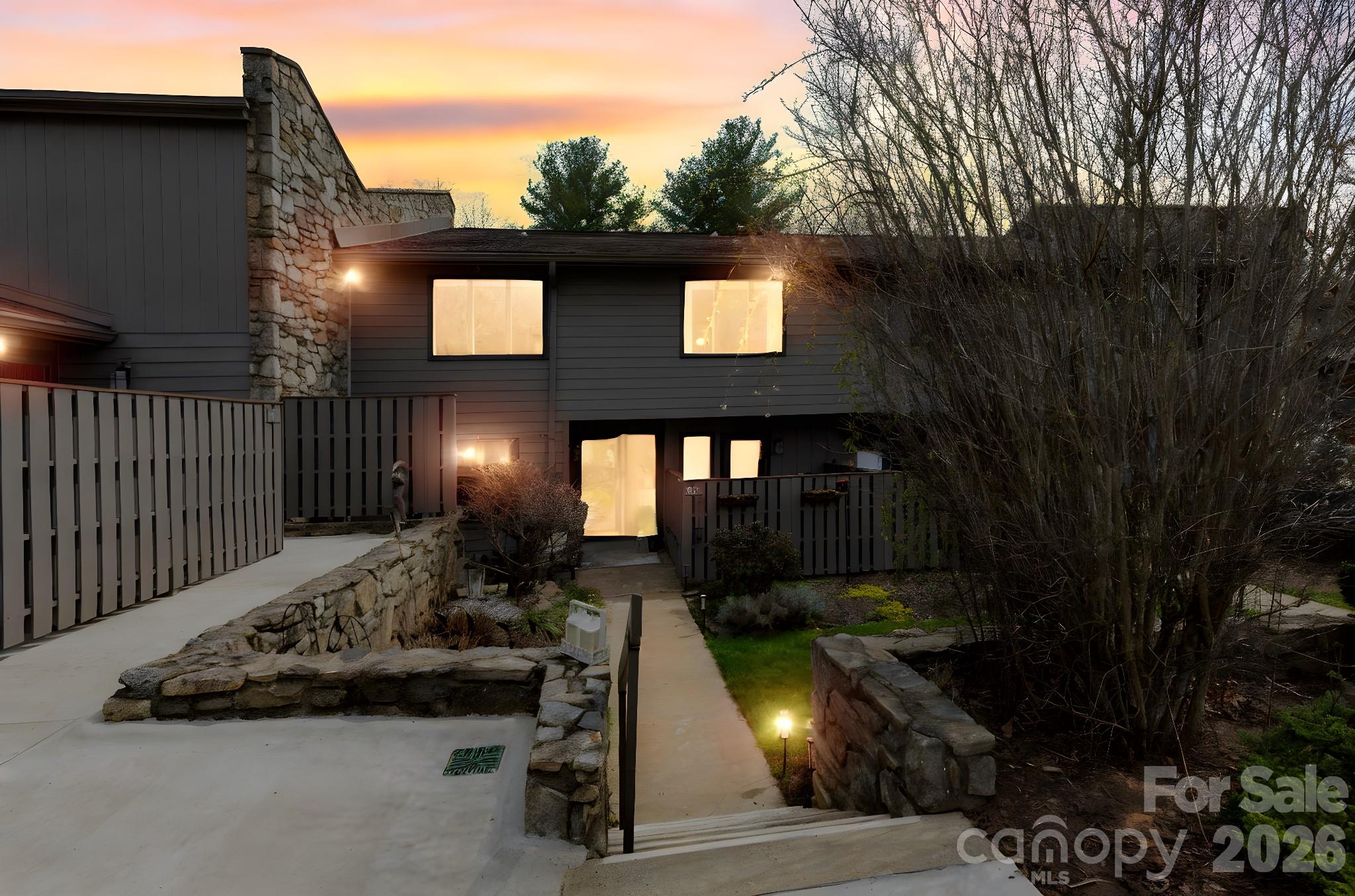 515 Crowfields Lane, Asheville, NC — property listing photo