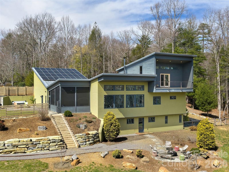 15 Sourwood Lane, Fletcher, NC - 4 beds, 3.5 baths, 3,554 sqft - $1,695,000