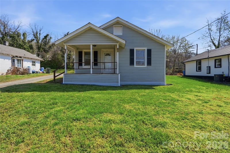 346 N Cleghorn Street, Rutherfordton, NC - 2 beds, 1 bath, 910 sqft - $157,900