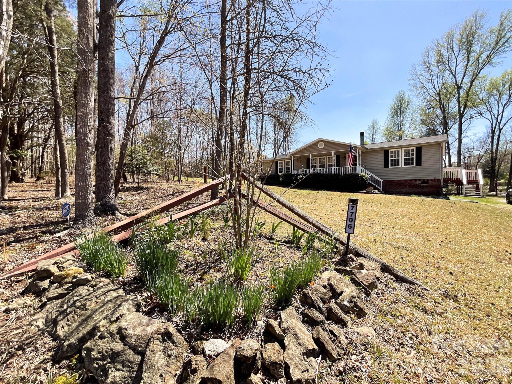 7706 Davis, Waxhaw, NC — property listing photo 1